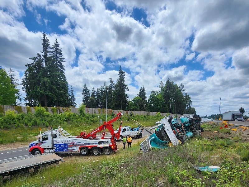 I-5 heavy wrecker service