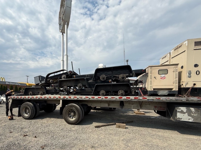 Salem crane-assisted generator loading